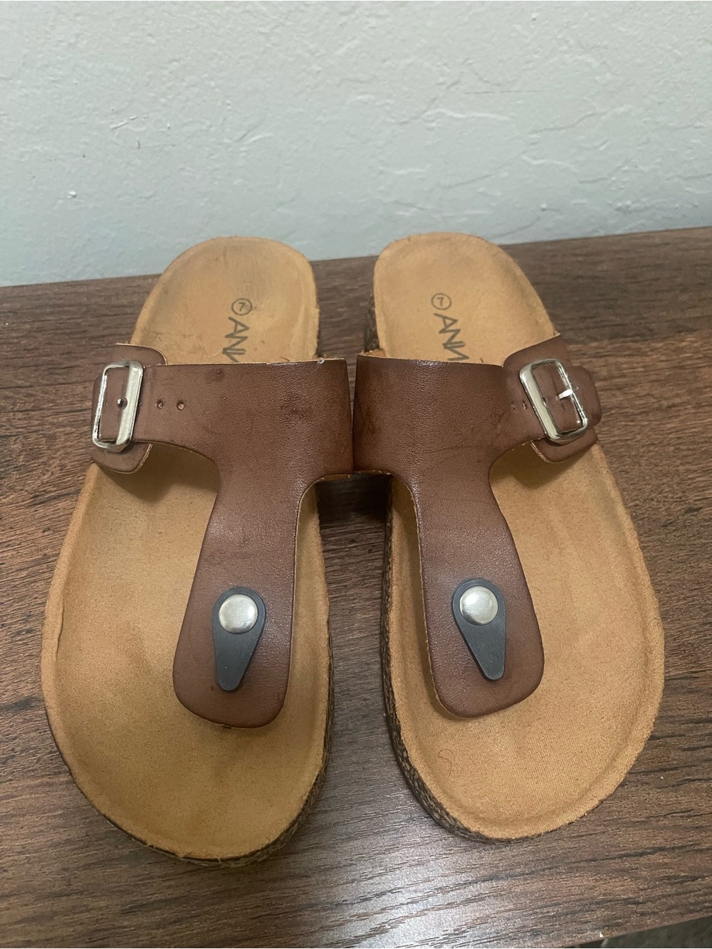 & Other Stories Brown Leather Toe-Loop Sandals